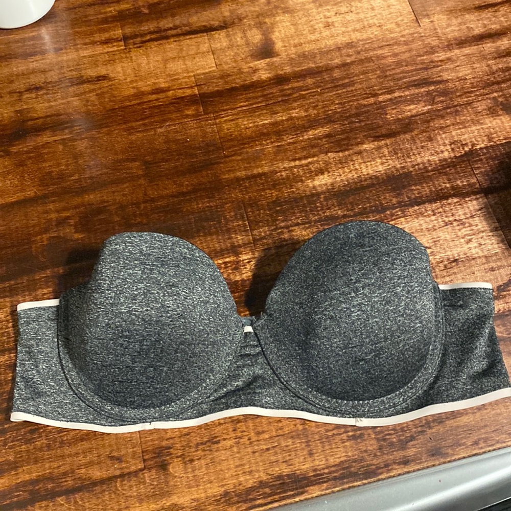 Danskin strapless underwire push-up bra 34B